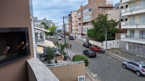 APARTAMENTO 2 QUARTOS NA PRAIA