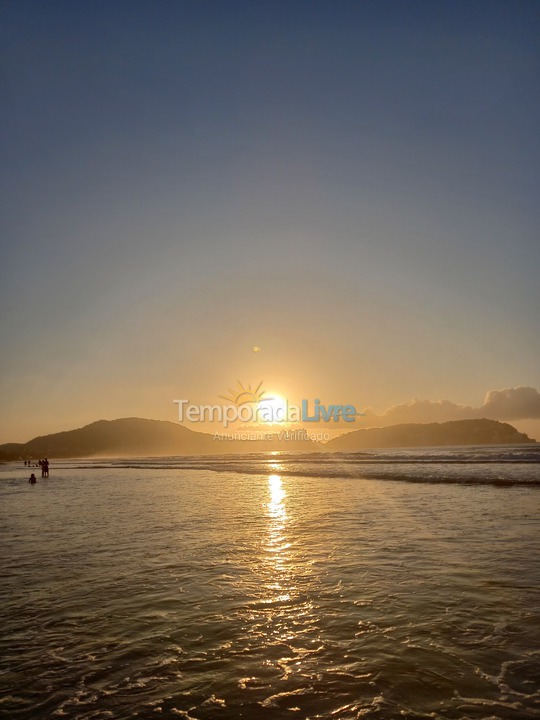 Apartment for vacation rental in Guarujá (Enseada)