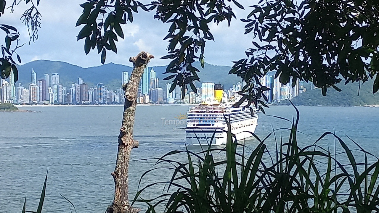 House for vacation rental in Balneário Camboriú (Praia do Estaleirinho)