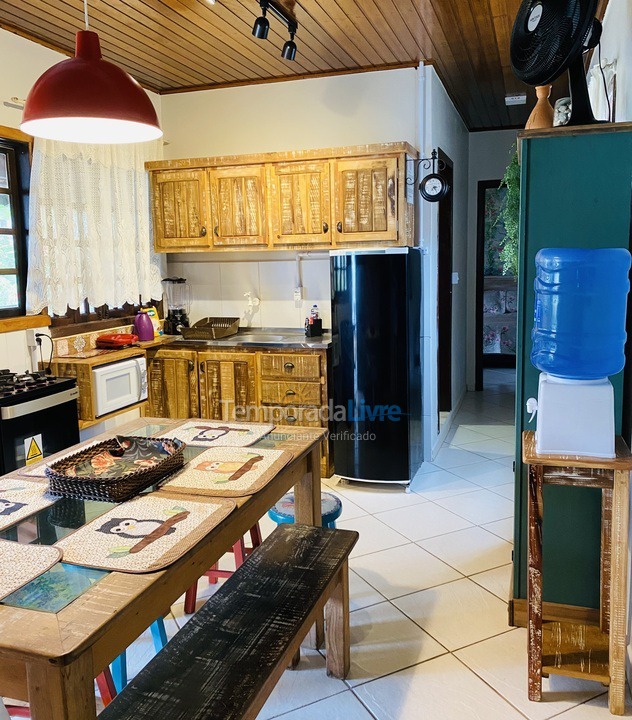 Casa para aluguel de temporada em Penha (Praia Grande)