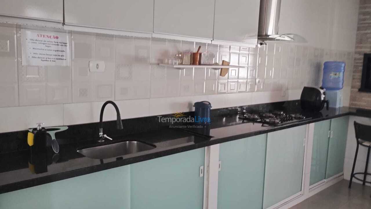 Casa para aluguel de temporada em Itapoá (Barra do Saí)