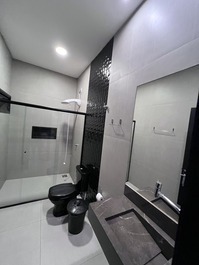 Casa privativa/100 metros mar/piscina aquecida, ar condicionado, wi-fi