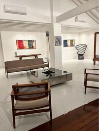 CASA RARA EN LA ZONA SUR — VISTA ESPECTACULAR