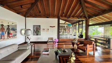 CASA RARA EN LA ZONA SUR — VISTA ESPECTACULAR