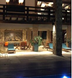 CASA RARA EN LA ZONA SUR — VISTA ESPECTACULAR