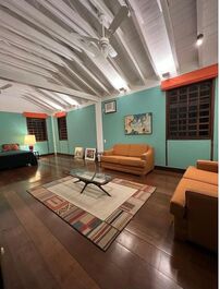 CASA RARA EN LA ZONA SUR — VISTA ESPECTACULAR