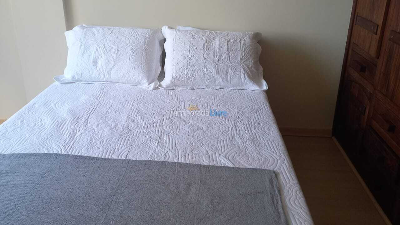 Apartamento para aluguel de temporada em Guarapari (Praia da Areia Preta)