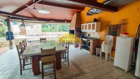 Casa sobrado de 4 st. Riviera de São Lourenço bela piscina c/cascata.