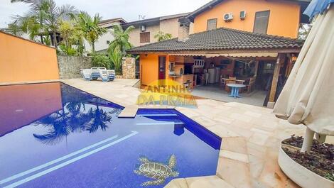 Piscina com vista para varanda 