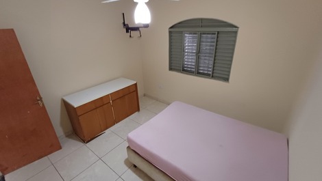 Hermosa mini granja en Piracicaba - camino pavimentado