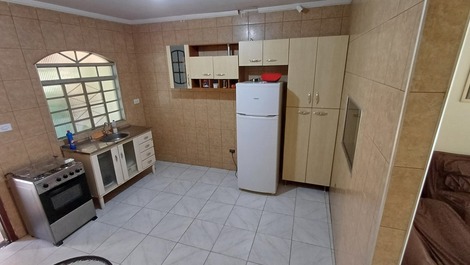 Hermosa mini granja en Piracicaba - camino pavimentado