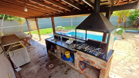 Hermosa mini granja en Piracicaba - camino pavimentado