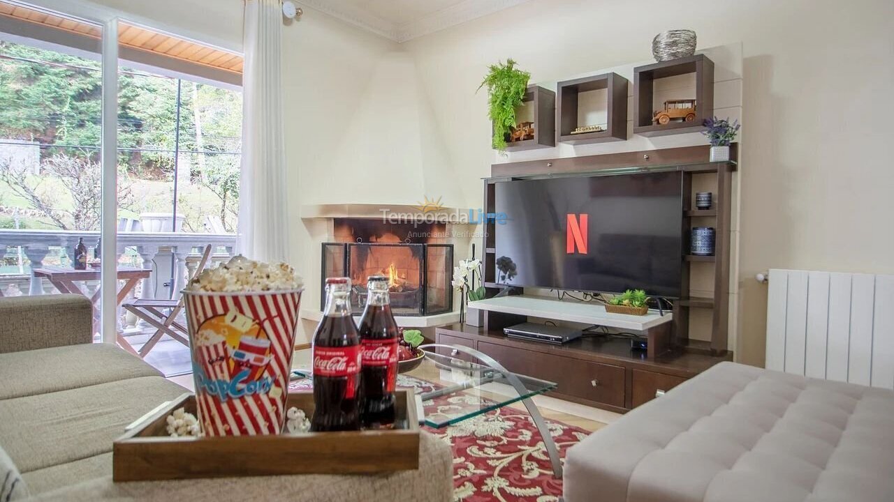 Apartamento para alquiler de vacaciones em Campos do Jordão (Capivari)