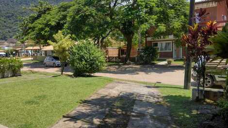Confortável casa 5 dorm cond Fechado Pe na areia Ubatuba