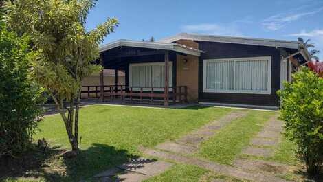 Confortável casa 5 dorm cond Fechado Pe na areia Ubatuba