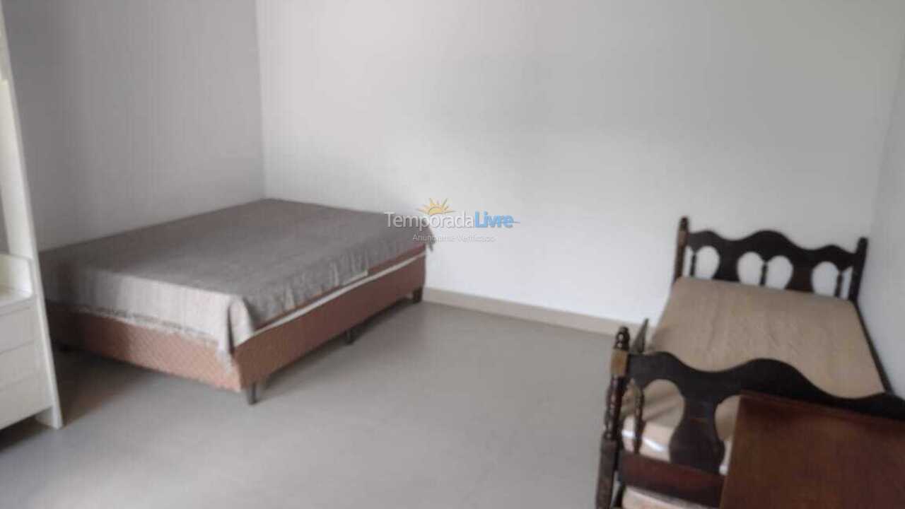 Casa para aluguel de temporada em Ubatuba (Lagoinha)