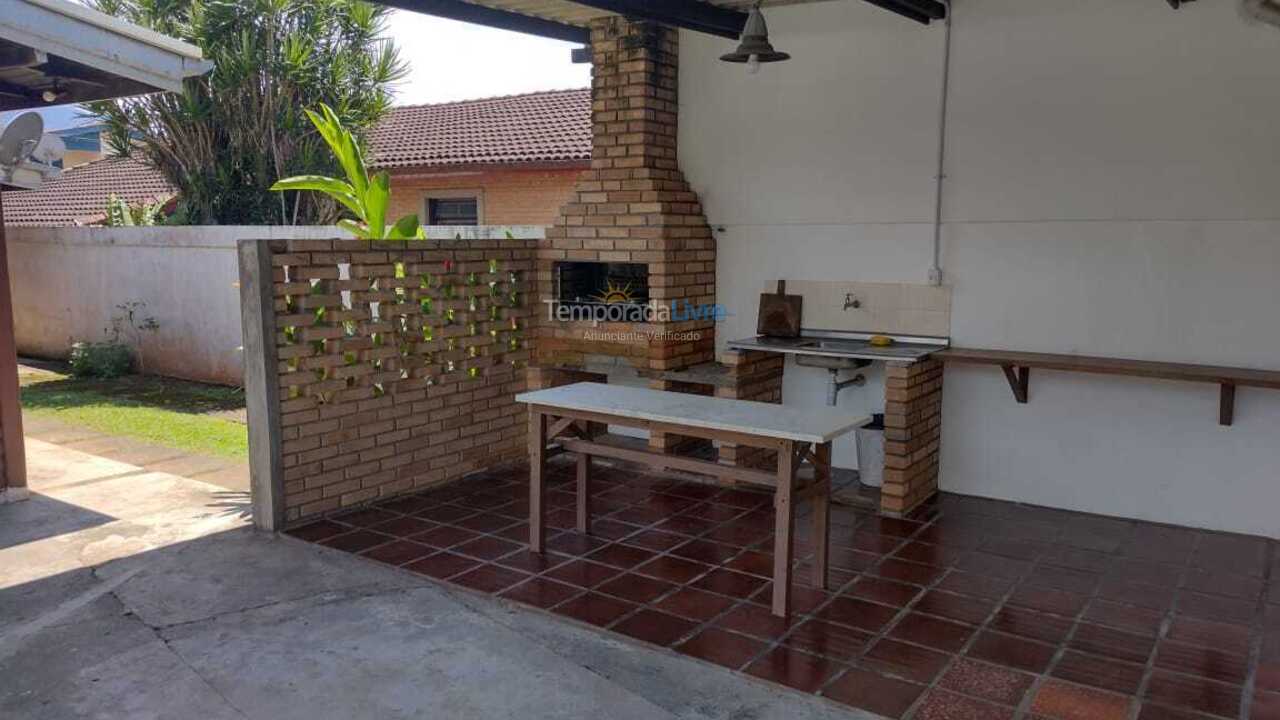 Casa para aluguel de temporada em Ubatuba (Lagoinha)