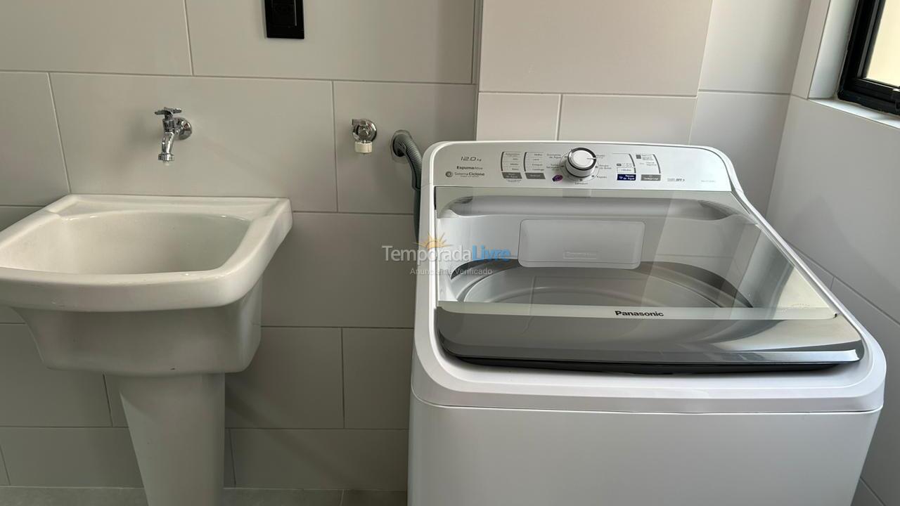 Apartamento para aluguel de temporada em Itapema (Meia Praia)