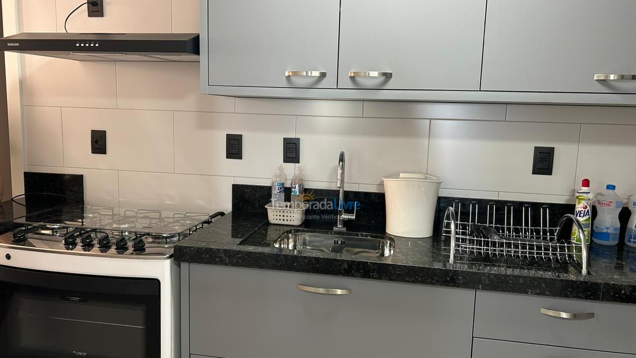 Apartamento para aluguel de temporada em Itapema (Meia Praia)