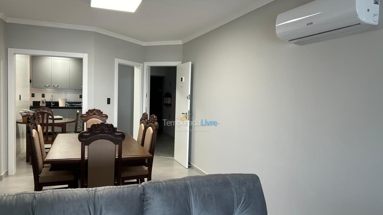 Apartamento para aluguel de temporada em Itapema (Meia Praia)