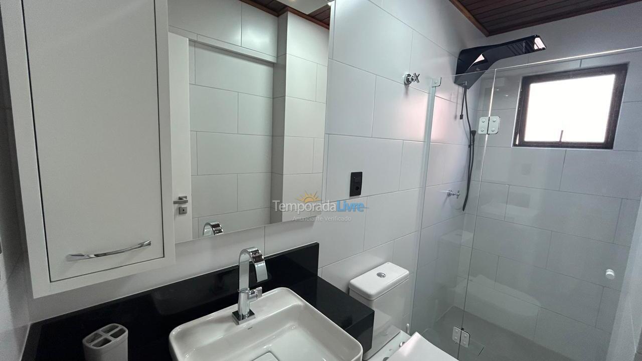 Apartamento para aluguel de temporada em Itapema (Meia Praia)