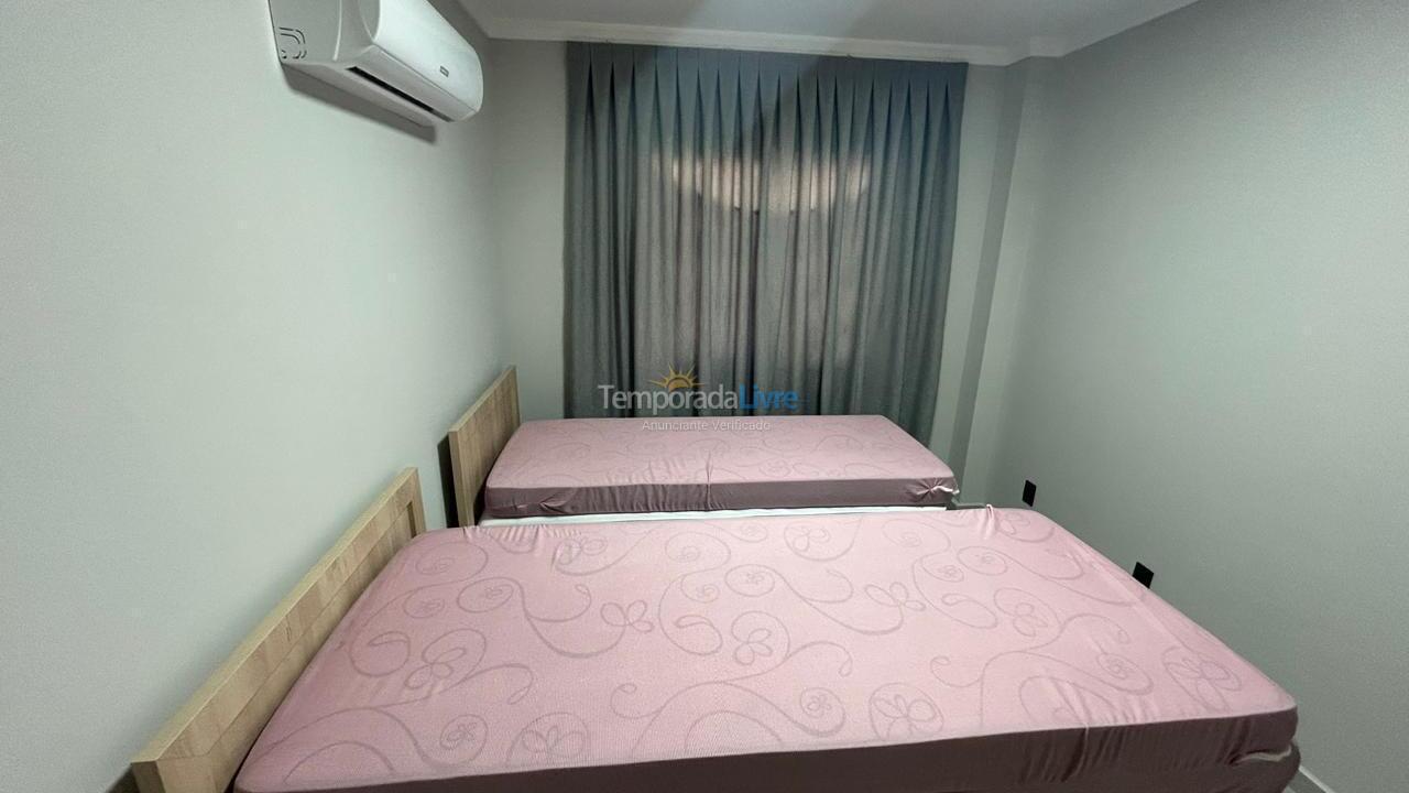 Apartamento para aluguel de temporada em Itapema (Meia Praia)