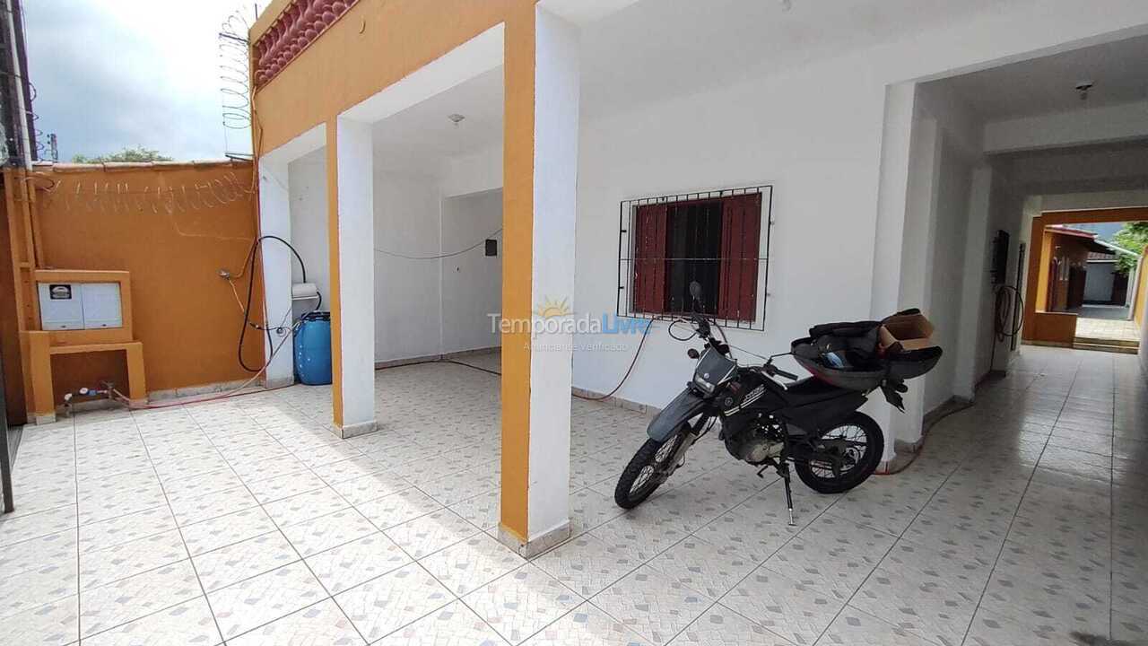 Casa para aluguel de temporada em Praia Grande (Praia do Caiçara)