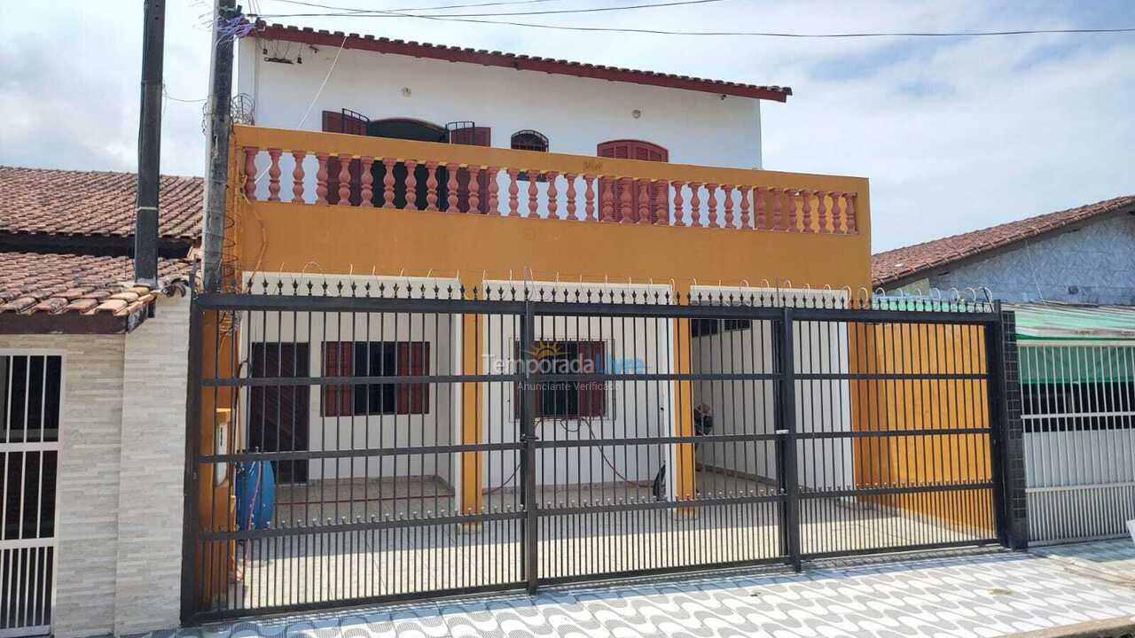 Casa para aluguel de temporada em Praia Grande (Praia do Caiçara)
