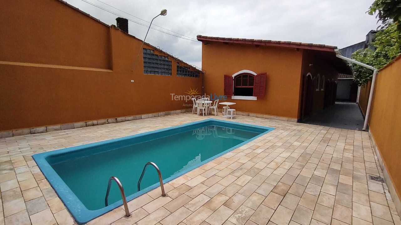 Casa para aluguel de temporada em Praia Grande (Praia do Caiçara)