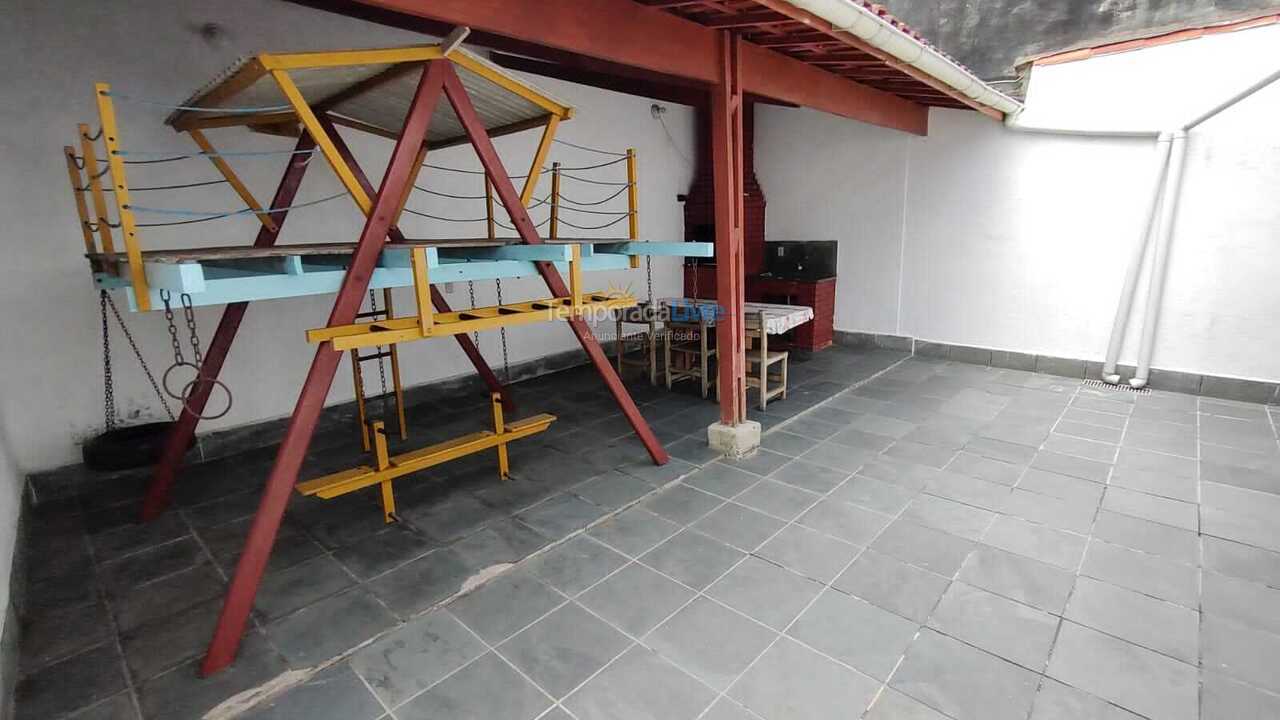 Casa para aluguel de temporada em Praia Grande (Praia do Caiçara)