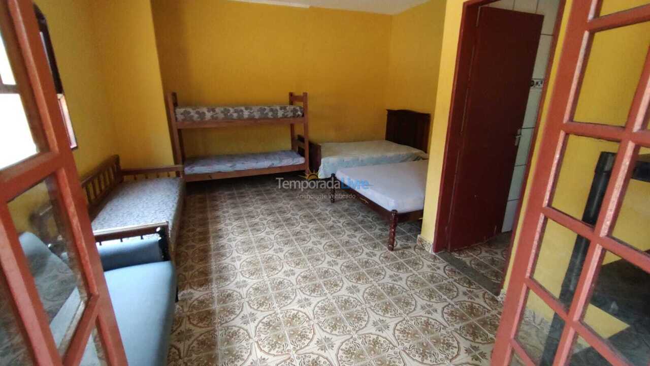 Casa para aluguel de temporada em Praia Grande (Praia do Caiçara)