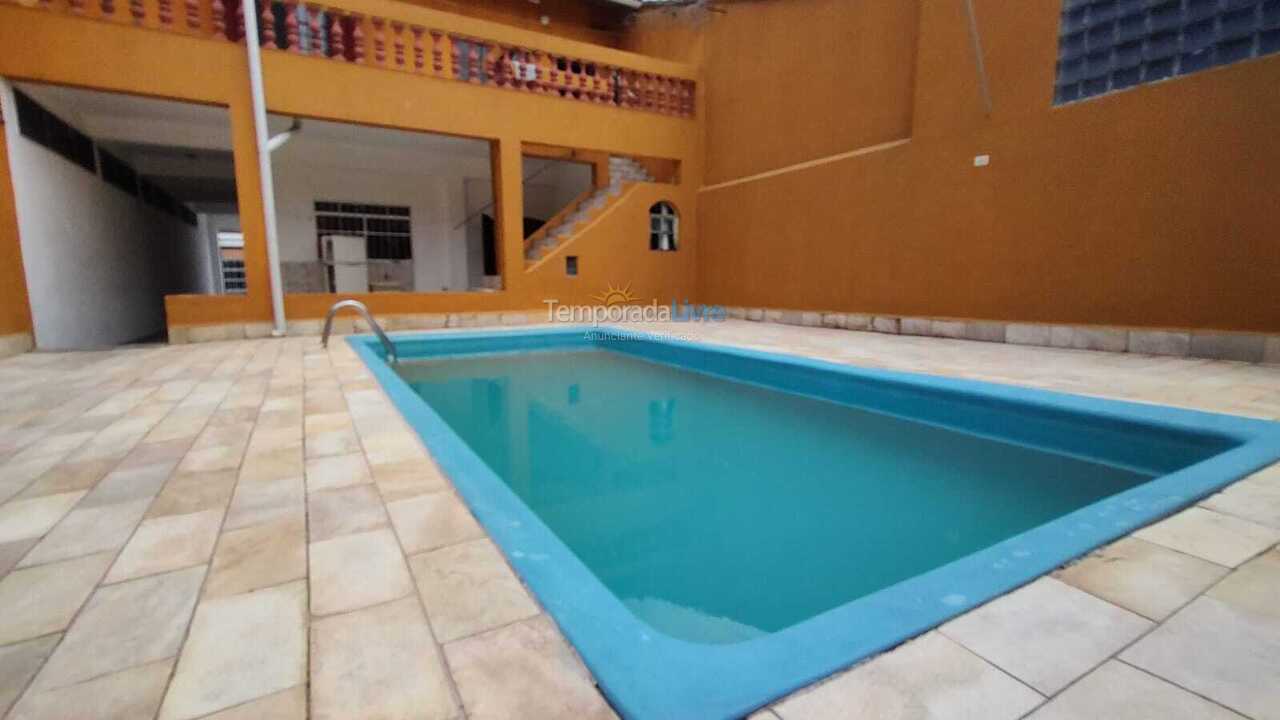 Casa para aluguel de temporada em Praia Grande (Praia do Caiçara)