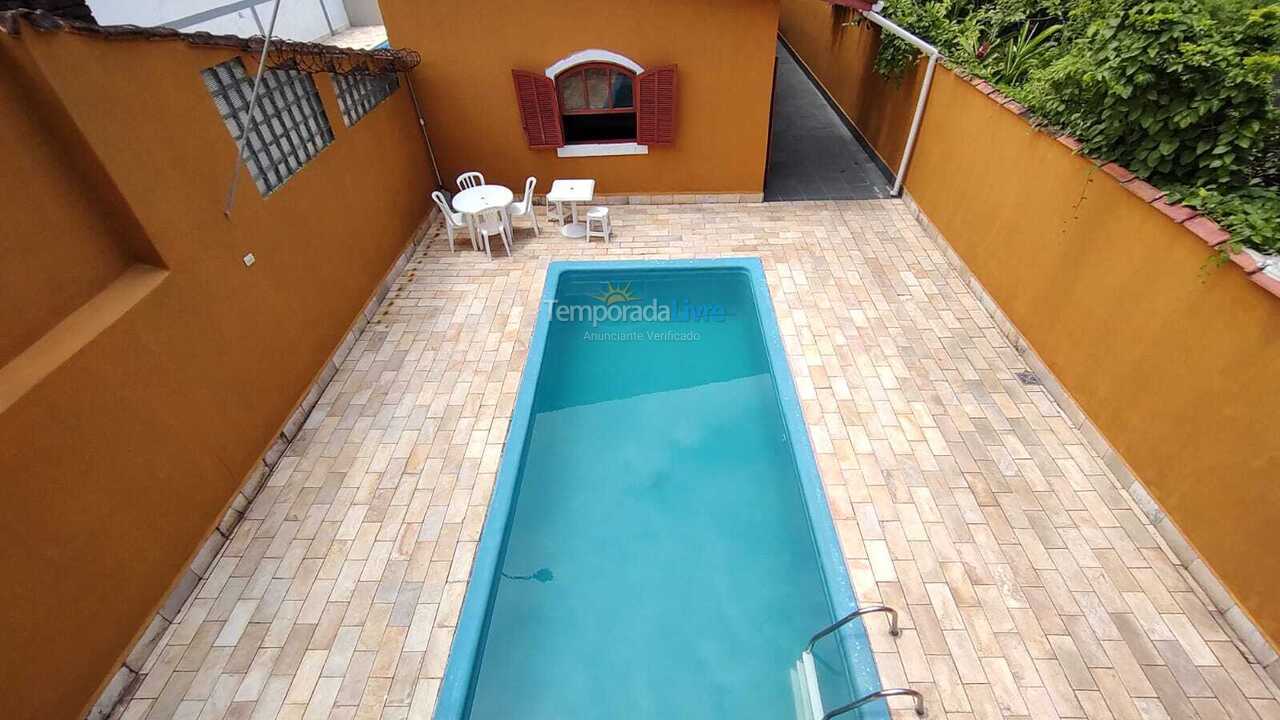 Casa para aluguel de temporada em Praia Grande (Praia do Caiçara)