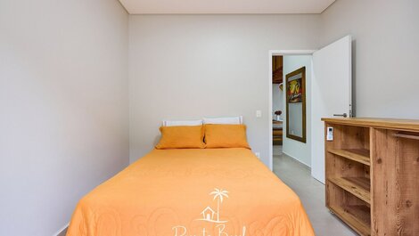 Acogedor moderno con piscina