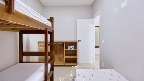 Acogedor moderno con piscina