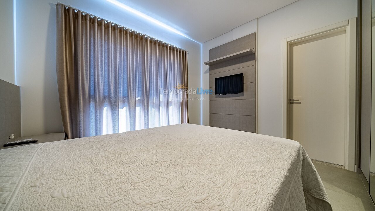 Apartamento para aluguel de temporada em Bombinhas (Canto Grande)