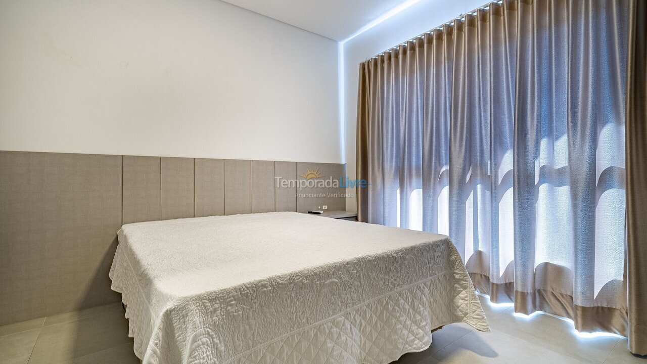 Apartamento para aluguel de temporada em Bombinhas (Canto Grande)