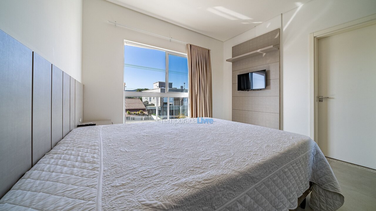 Apartamento para aluguel de temporada em Bombinhas (Canto Grande)