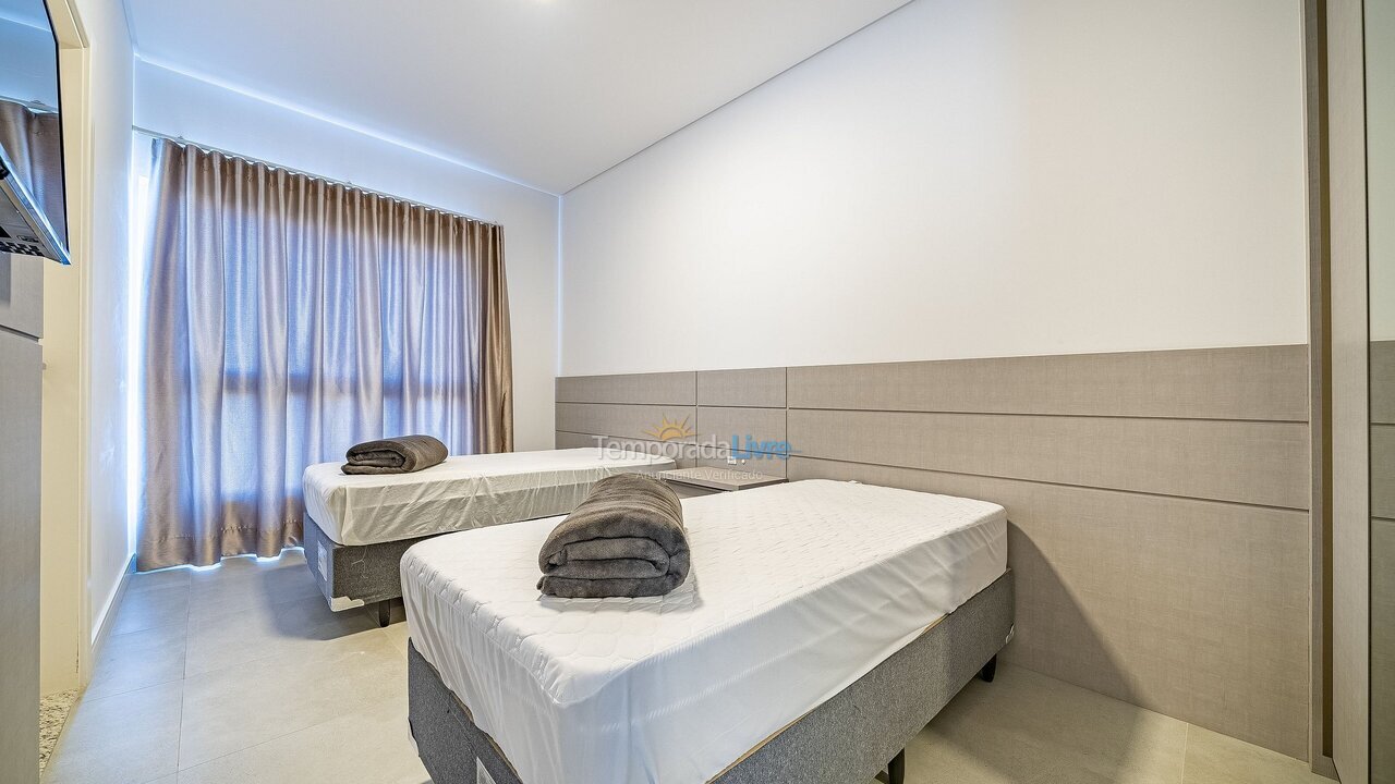 Apartamento para aluguel de temporada em Bombinhas (Canto Grande)