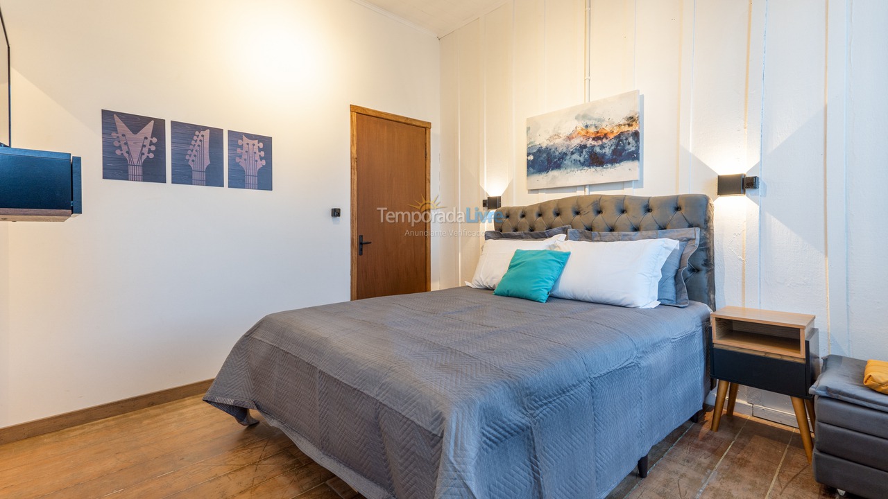 Casa para aluguel de temporada em Bento Gonçalves (Centrovale dos Vinhedos)