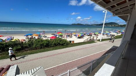 🌊 Beachfront House with Spectacular Views in Bombas Beach 🏡