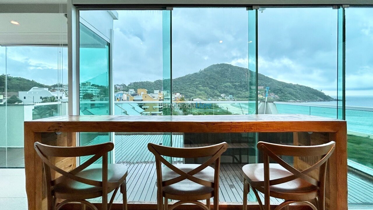 Apartamento para aluguel de temporada em Bombinhas (Praia de Quatro Ilhas)