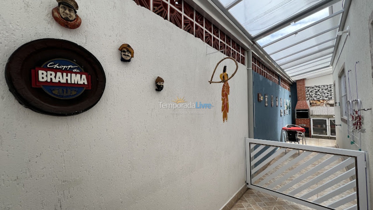 Casa para aluguel de temporada em Praia Grande (Jd Real)