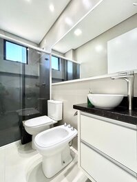 183 - Linda Cobertura com 03 Suítes em Mariscal