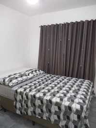 ACOGEDOR APARTAMENTO DE 02 DORMITORIOS A 50M DE LA PLAYA