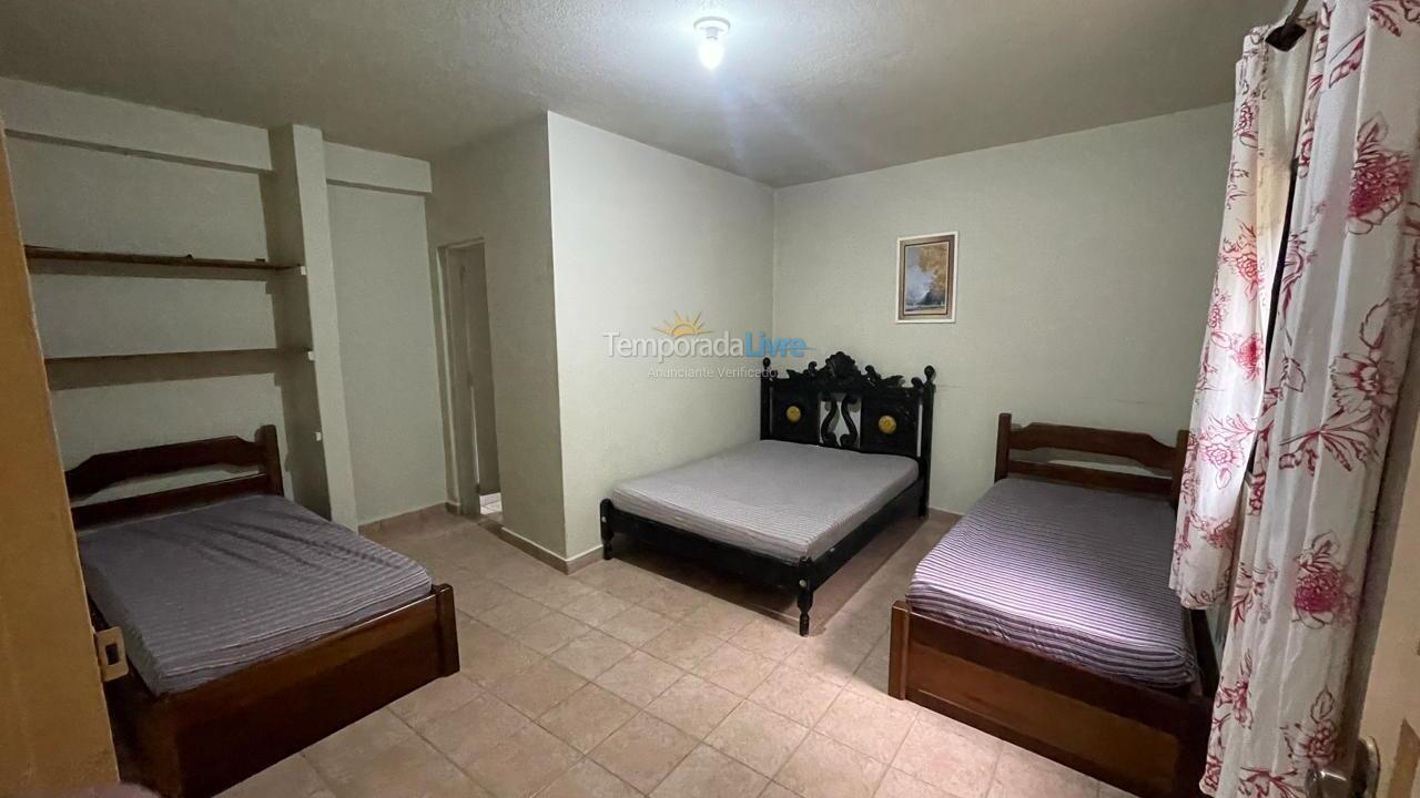 Chácara / sítio para aluguel de temporada em Mairiporã (Estrada Municipal Mairiporã Sp Brasil)