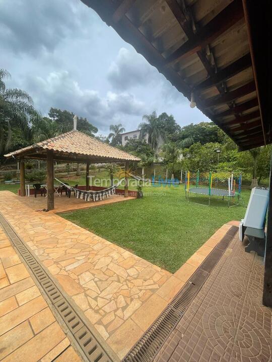 Chácara / sítio para aluguel de temporada em Mairiporã (Estrada Municipal Mairiporã Sp Brasil)