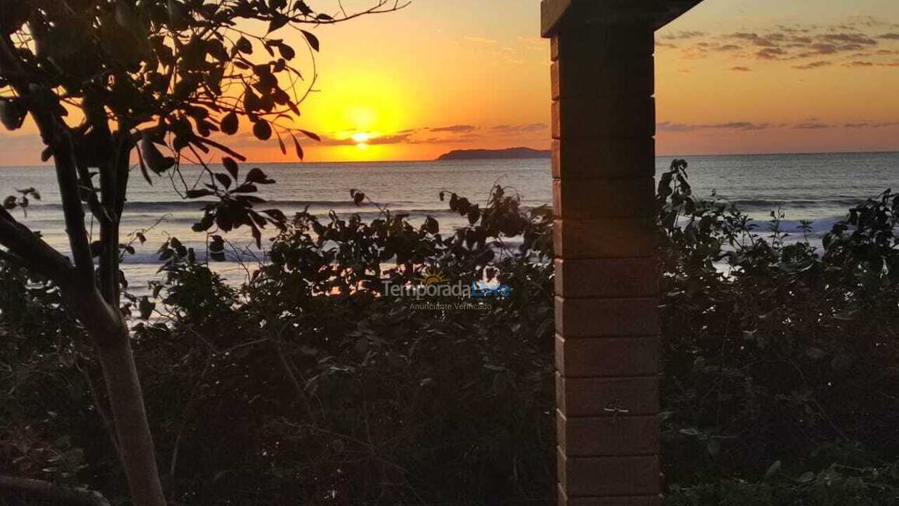 Casa para aluguel de temporada em Bombinhas (Canto Grande)