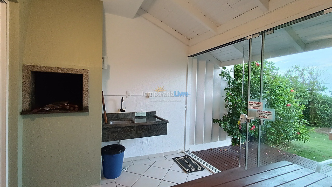 Casa para aluguel de temporada em Bombinhas (Canto Grande)