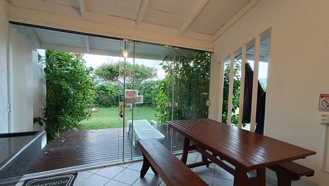 SOBRADO PÉ NA AREIA EM CANTO GRANDE - CASA 9